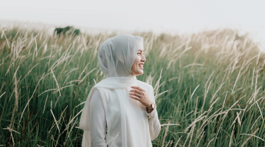 kewajiban menutup aurat bagi wanita