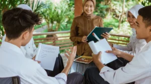 menjadi orang yang bermanfaat untuk orang lain