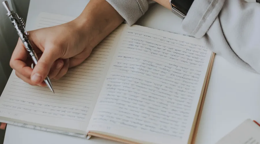 cara menulis cerita untuk pemula