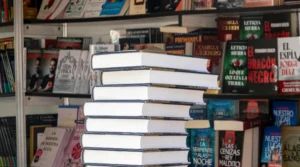 hukum membeli buku bajakan dalam islam