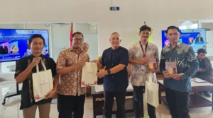 bedah buku di balik layar nusantara